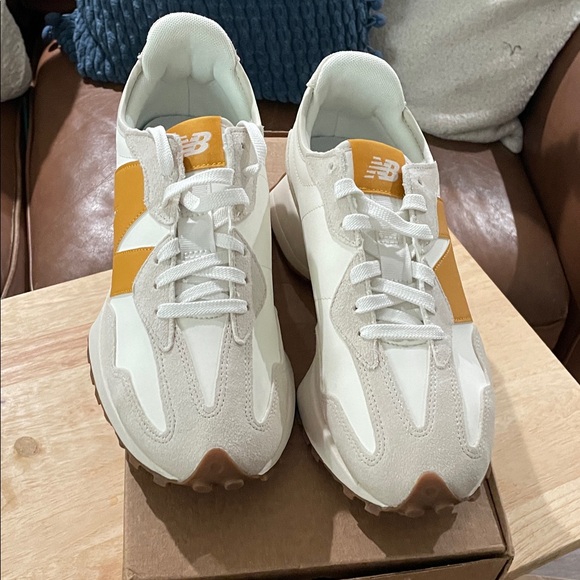 New Balance White and Orange Sneakers - Picture 4 of 4